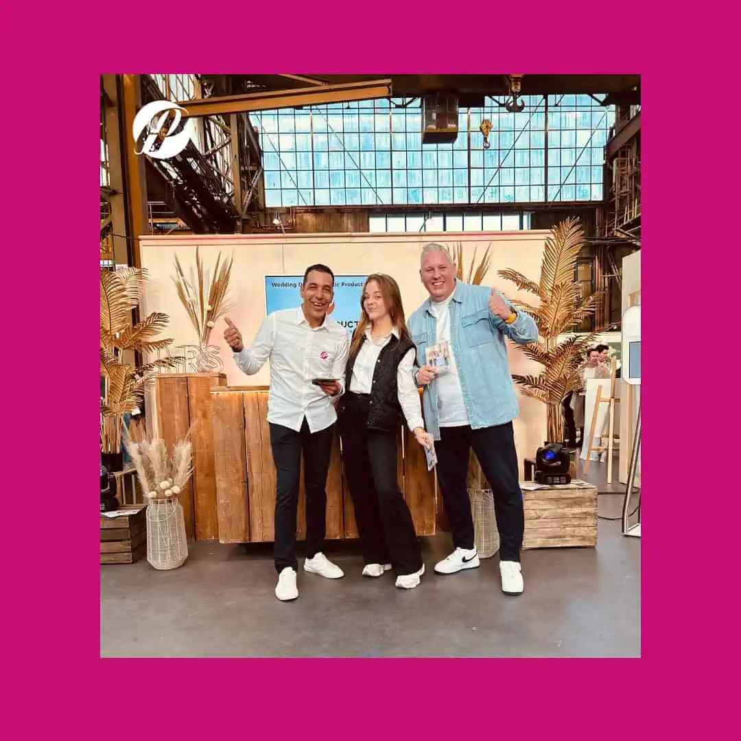 ๐๐๐ ๐
๐๐๐ ๐๐๐๐๐๐๐ ๐๐๐ ๐
Meet the crew @onefineweddingday in Utrecht!
#ofwd #trouwbeurs #weddingdj #vintage #bruiloftdj